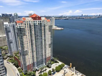 1155 BRICKELL BAY Drive 2802, Miami – Condominium for sale