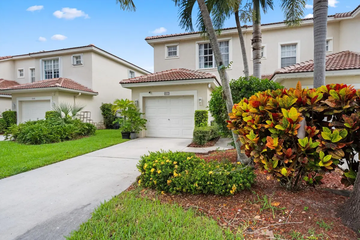 Driveway at 9037 Tremezzo Lane, Boynton Beach