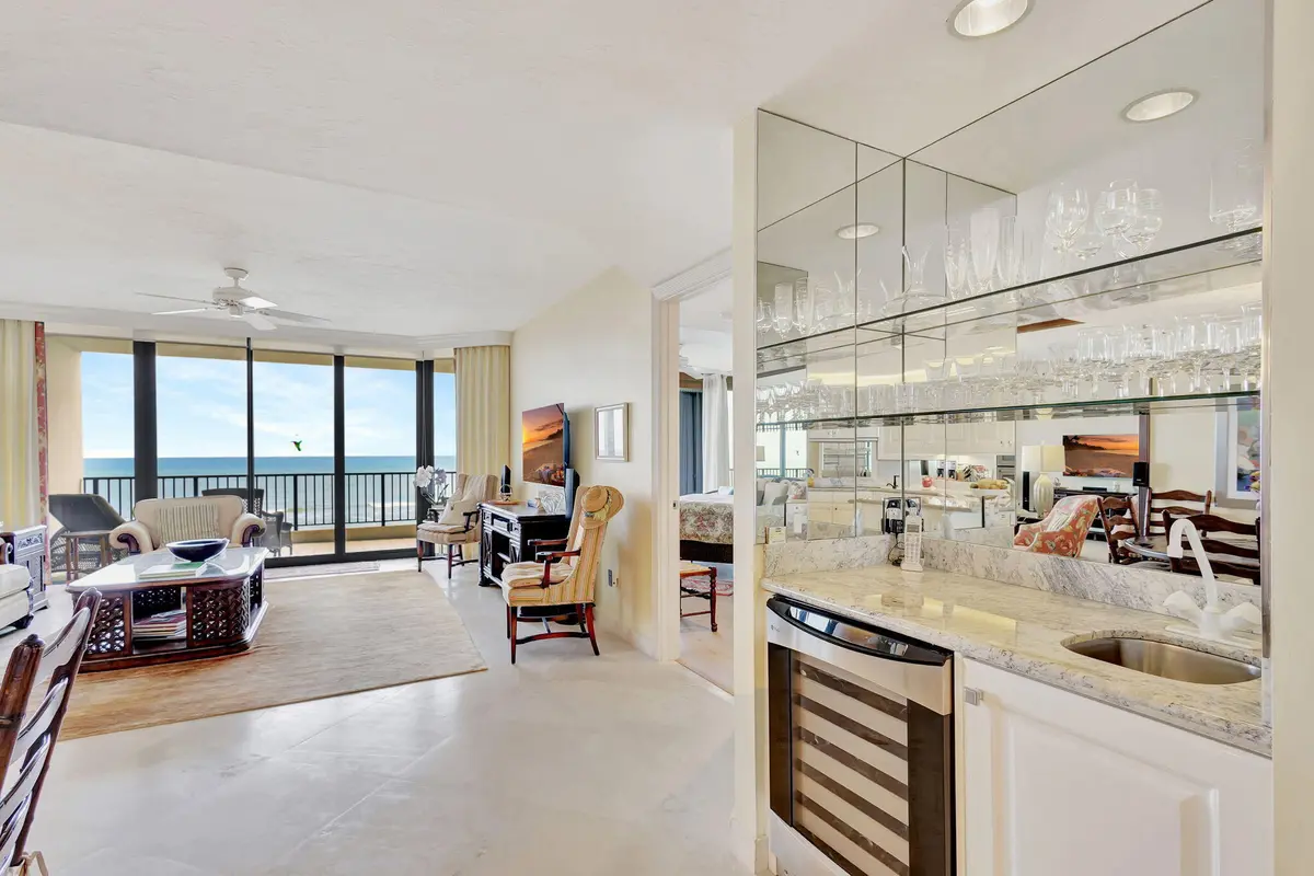 Wet Bar at 800 Ocean Drive 404, Juno Beach