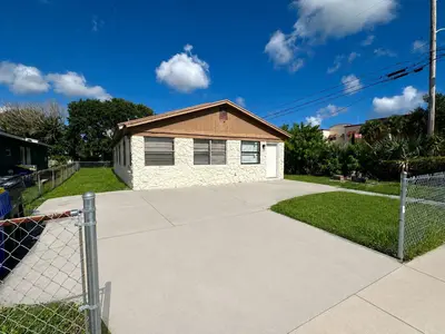 913 N 18th Street 0, Fort Pierce – Single Family Residence for rent