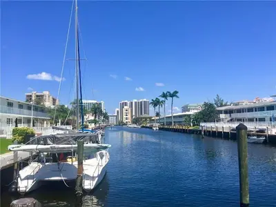 3220 Bayview Drive 102, Fort Lauderdale – Condominium for rent