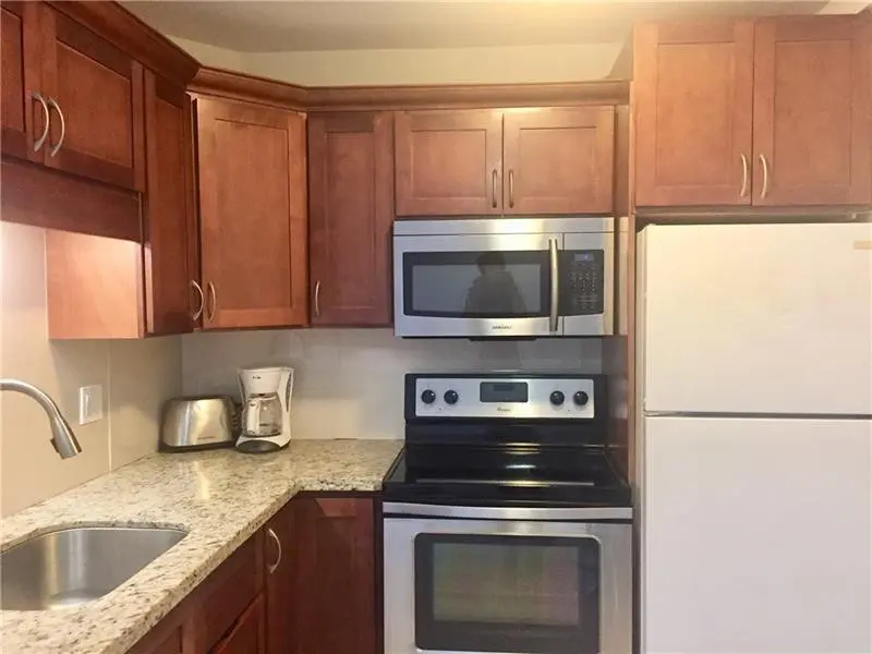 Photo 6 at 3220 Bayview Drive 102, Fort Lauderdale