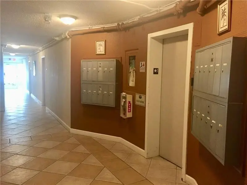 Photo 7 at 3220 Bayview Drive 102, Fort Lauderdale
