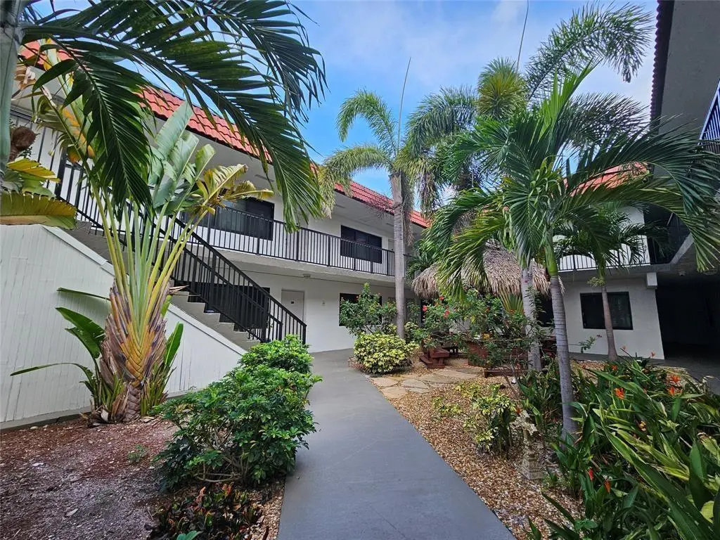 2201 NE 36TH Street 102, Lighthouse Point, FL – photo 6