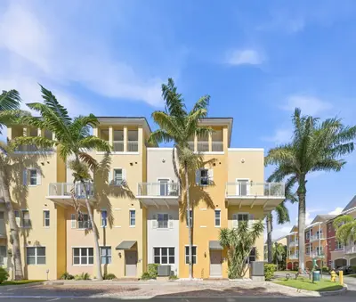 2332 Vintage Drive, Lighthouse Point – Townhouse for sale