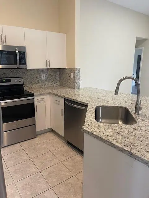 Photo 6 at 824 Savannah Falls Drive, Weston
