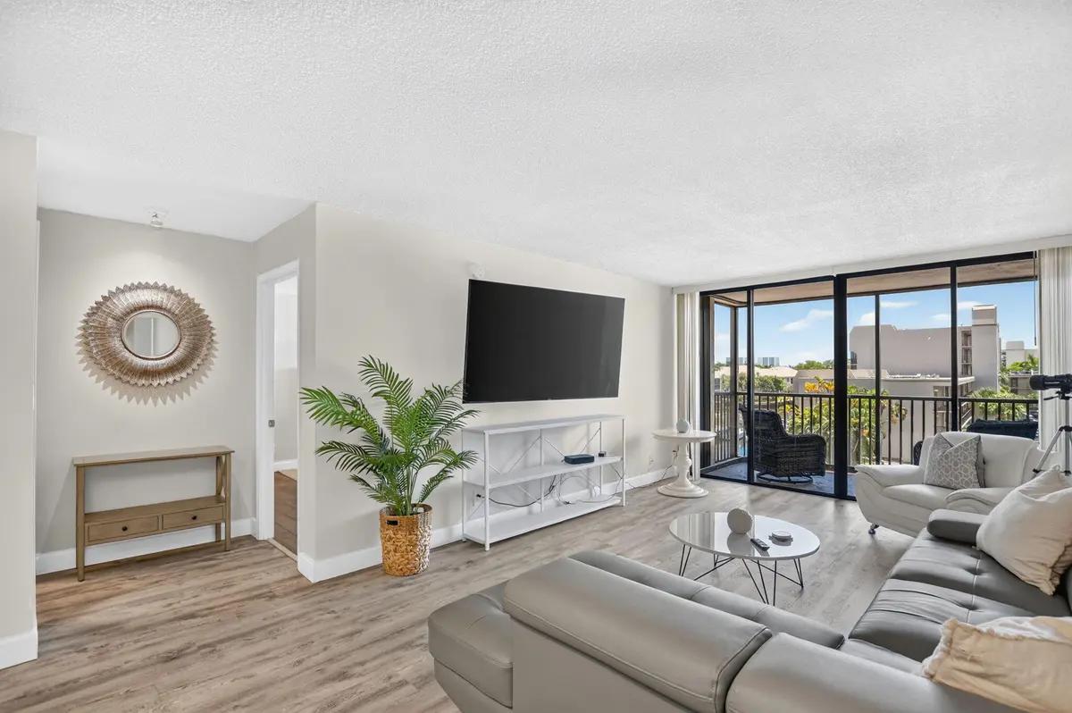 Completely Remodeled Condo at 4 Royal Palm Way 403, Boca Raton