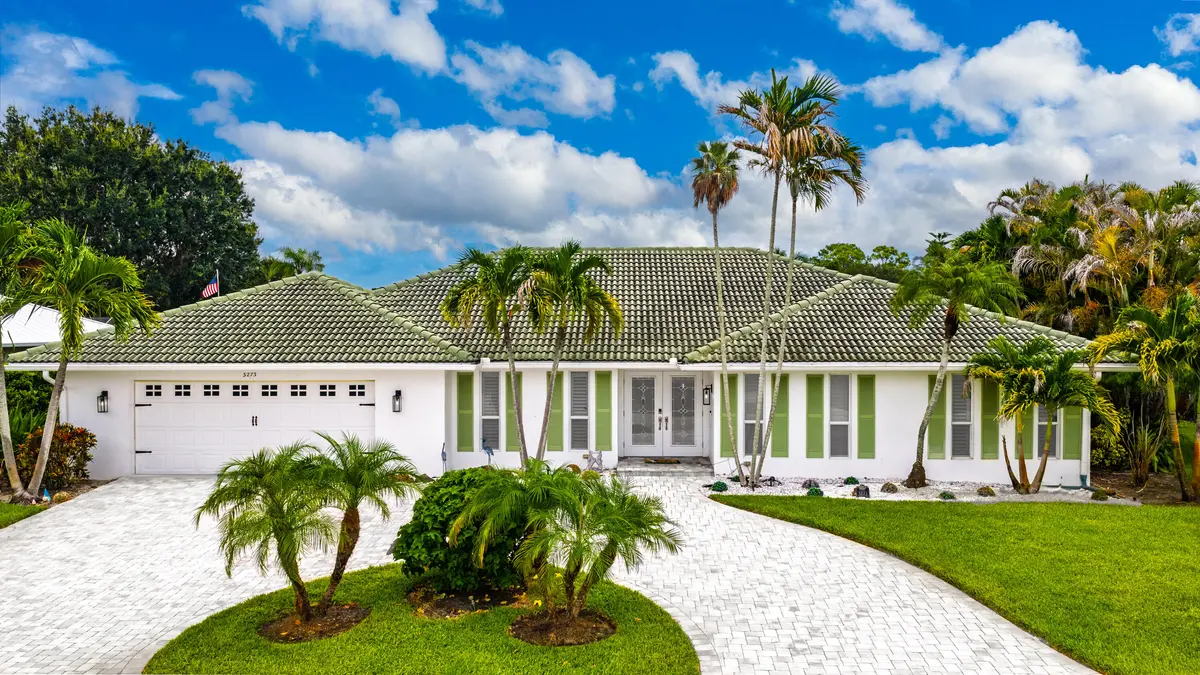 Front at 3273 SE FAIRWAY, Stuart