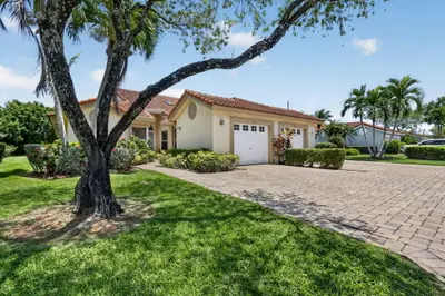 7223 Summer Tree Drive, Boynton Beach – Villa for sale