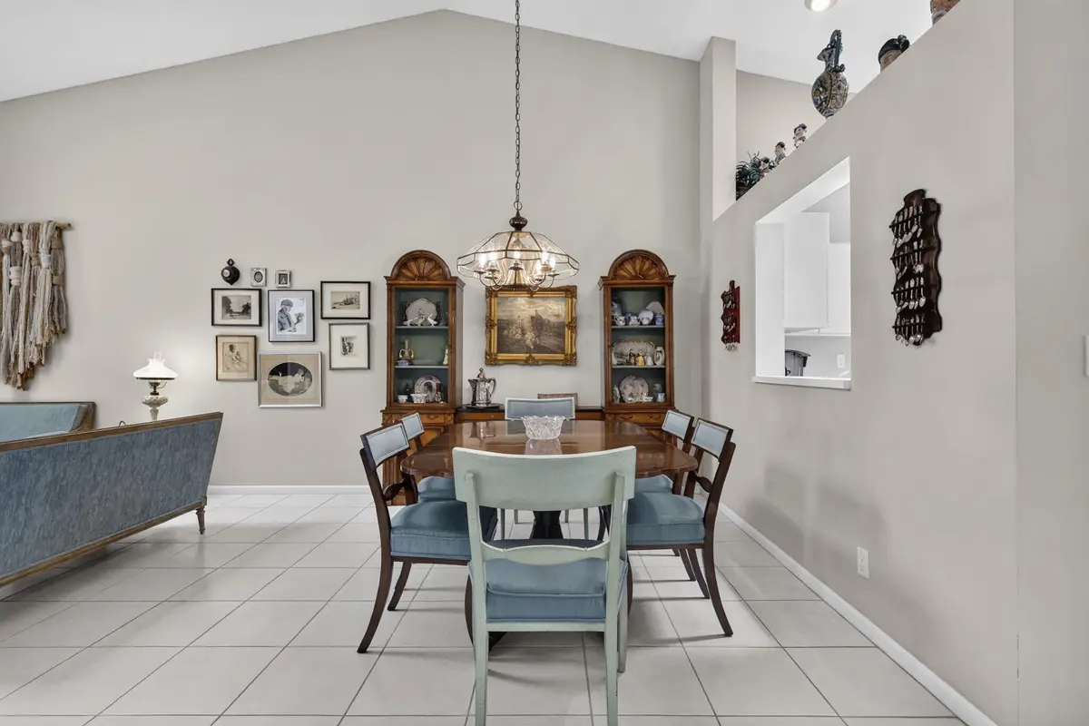 Dinning at 7223 Summer Tree Drive, Boynton Beach