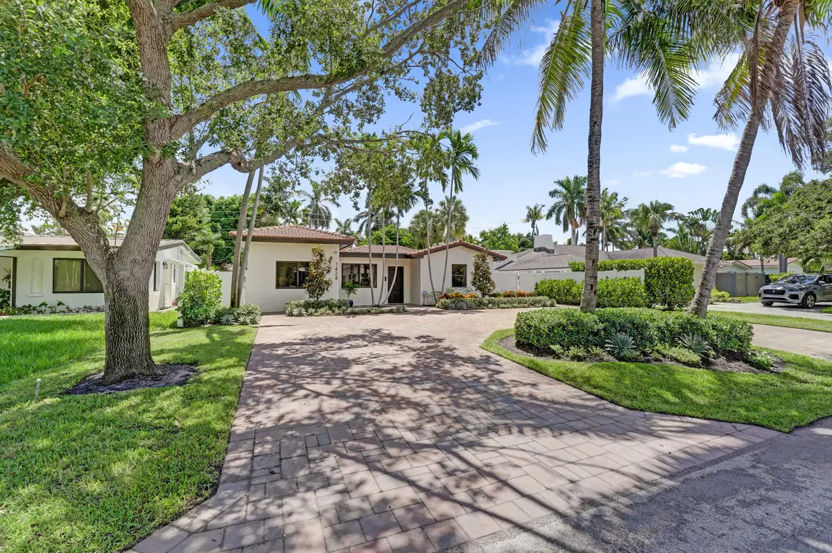1-ext Front DSC09961 at 1424 NE 16TH Avenue, Fort Lauderdale