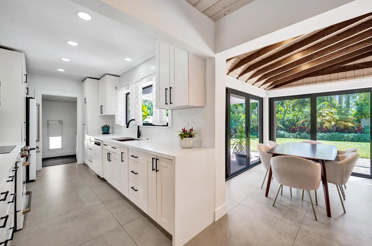 7-kitchen and dining DSC00082 at 1424 NE 16TH Avenue, Fort Lauderdale