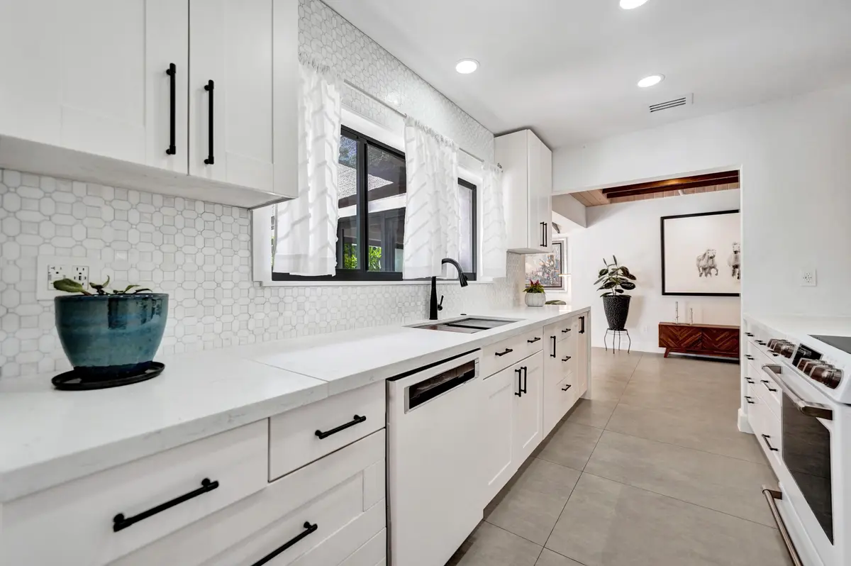 9-kitchen DSC00091 at 1424 NE 16TH Avenue, Fort Lauderdale