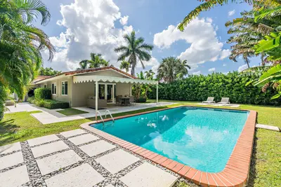 157 Worth Court, West Palm Beach – Single Family Residence for rent