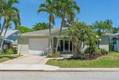 1106 N Lakeside  Drive, Lake Worth Beach – Single Family Residence for sale