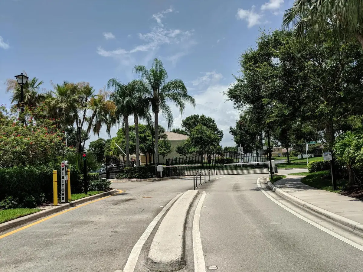 251b847af342a637912ee4c4856243fbl-m42613 at 4814 NW 58th Manor, Coconut Creek