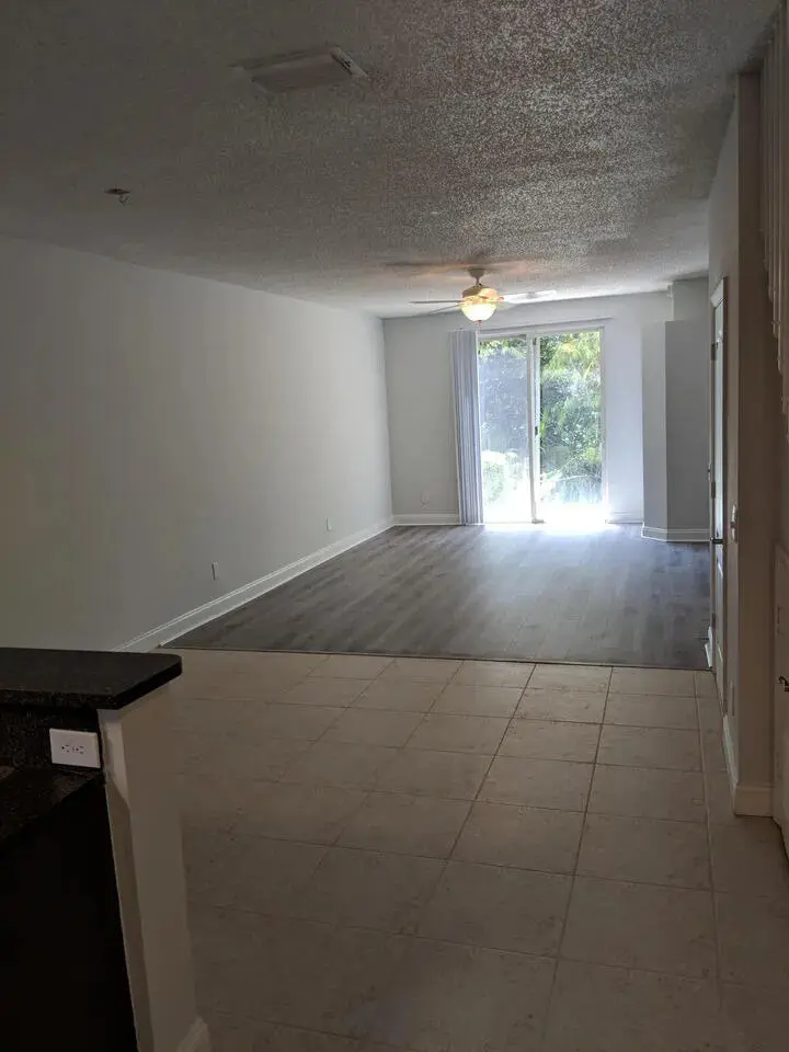 251b847af342a637912ee4c4856243fbl-m40150 at 4814 NW 58th Manor, Coconut Creek