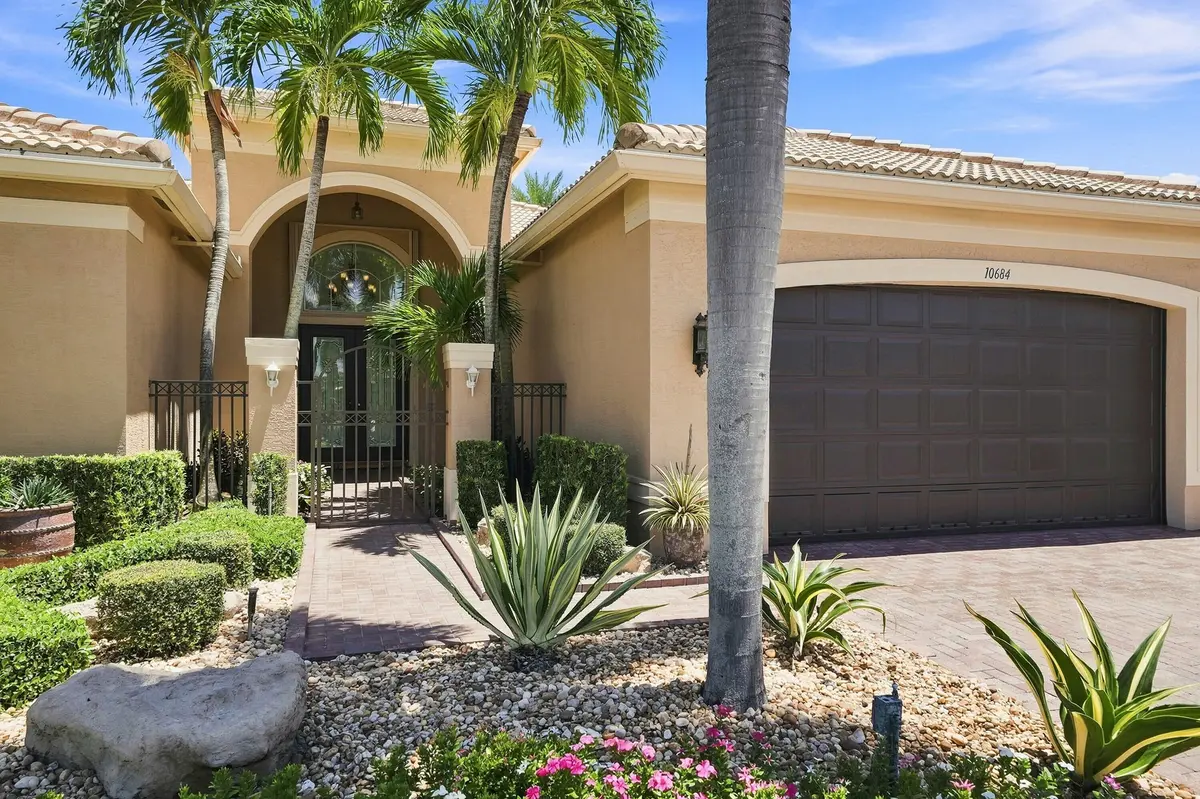 06_front at 10684 Whitewind Circle, Boynton Beach