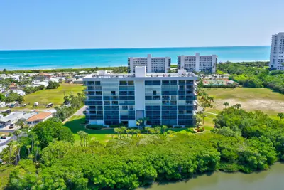 5059 N HIGHWAY A1A 206, Hutchinson Island – Condominium for sale