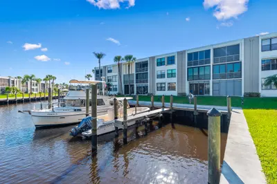 1950 SW PALM CITY Road 12-103, Stuart – Condominium for sale