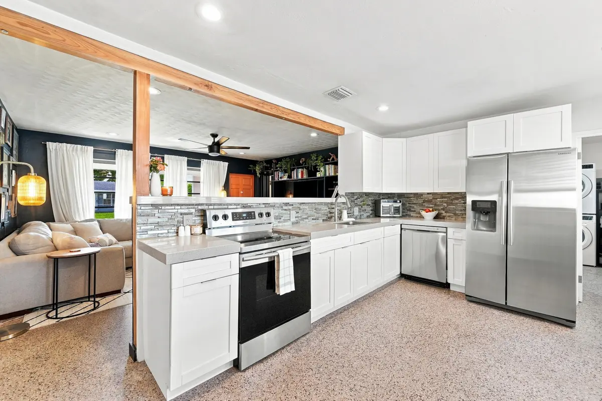 20_kitchen at 496 NW 47TH Court, Oakland Park