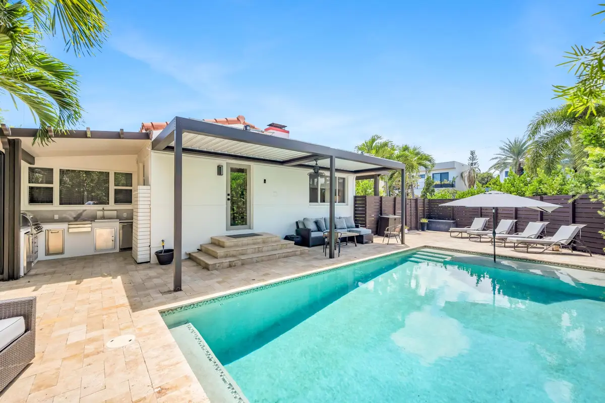 748 NE 17TH WAY--1 at 748 NE 17th Way, Fort Lauderdale