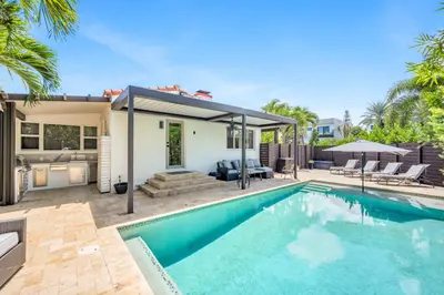 748 NE 17th Way, Fort Lauderdale – Single Family Residence for rent