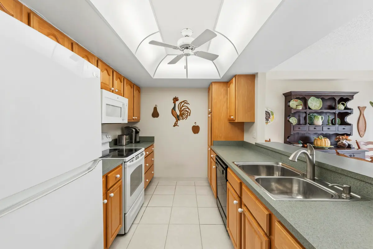 KITCHEN at 1600 NE Dixie Highway 4-107, Jensen Beach
