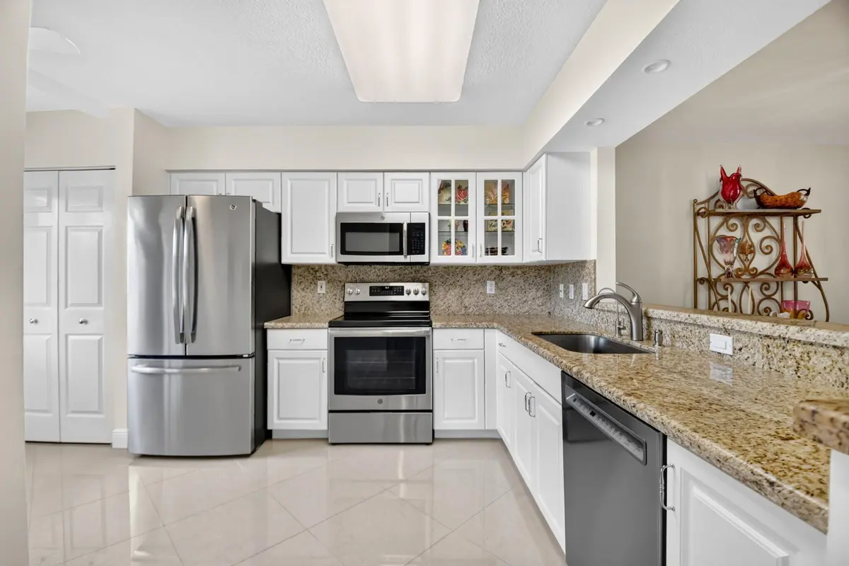 7-web-or-mls-DSC_6414 at 12511 Imperial Isle Drive 205, Boynton Beach