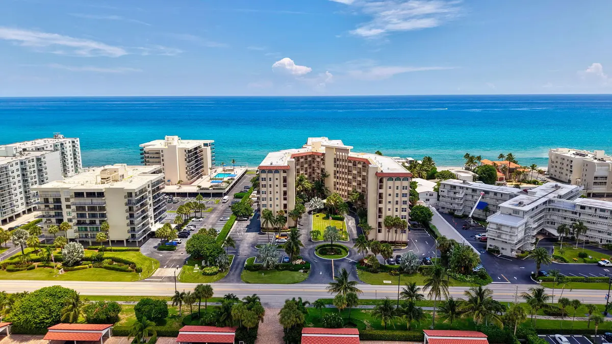 La Bonne Vie at 3475 S Ocean Boulevard 2020, Palm Beach