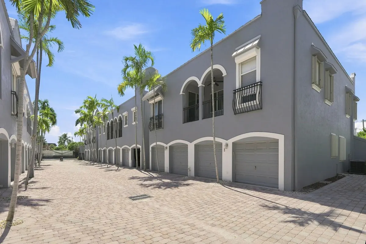 Front at 4619 Poinciana Street 7A, Lauderdale-By-The-Sea