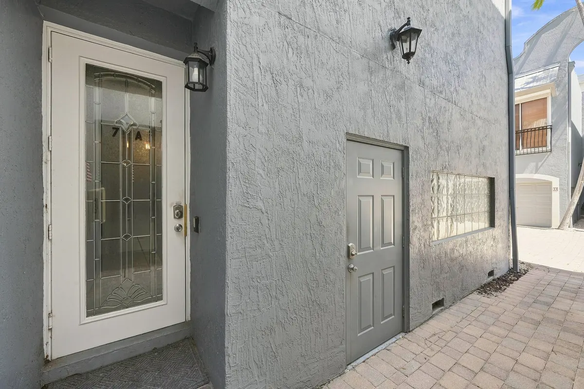 Front at 4619 Poinciana Street 7A, Lauderdale-By-The-Sea