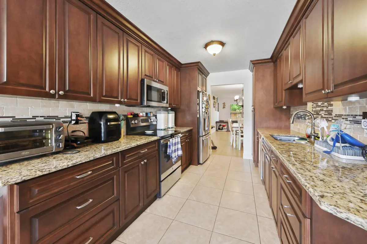 16 Kitchen 03 at 11901 Donlin Drive, Wellington