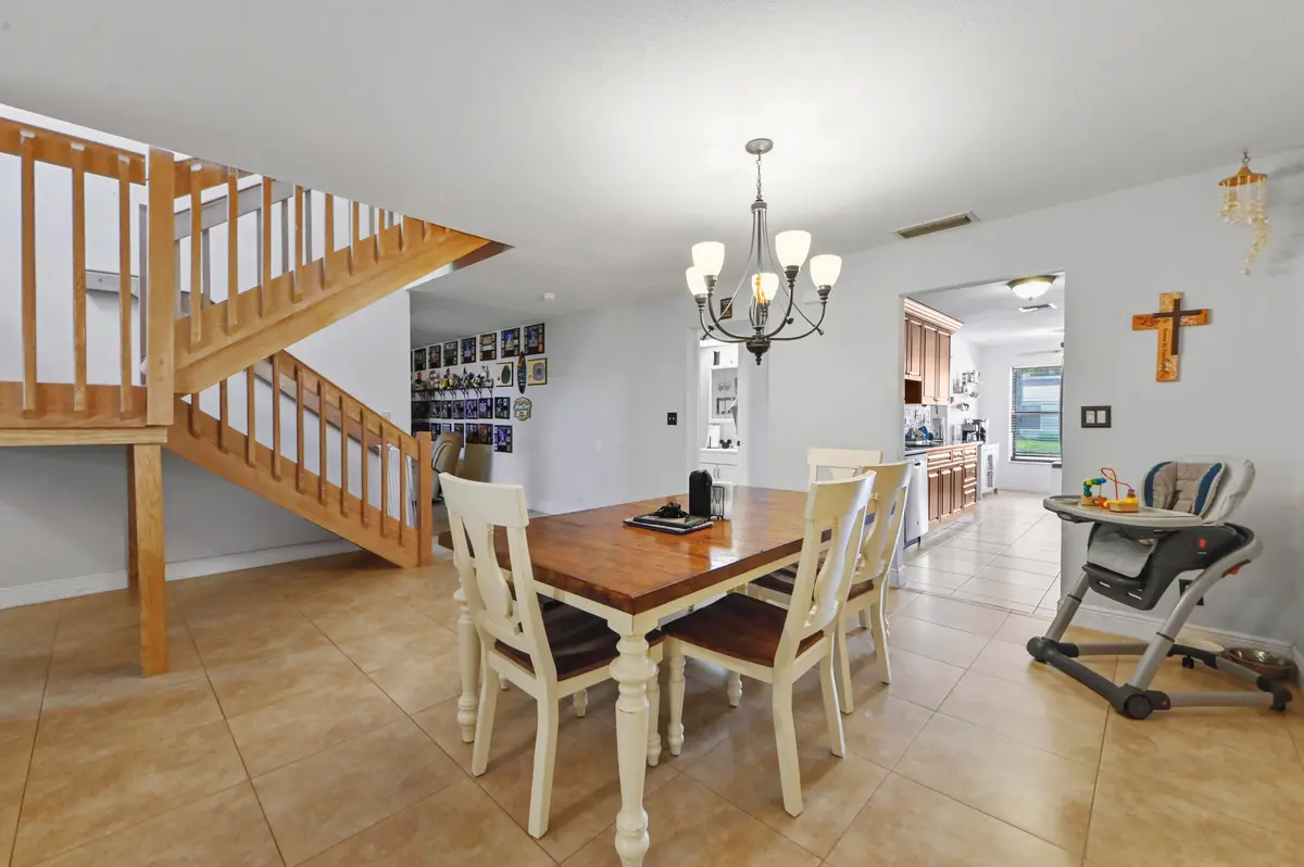 20 Dining area 04 at 11901 Donlin Drive, Wellington