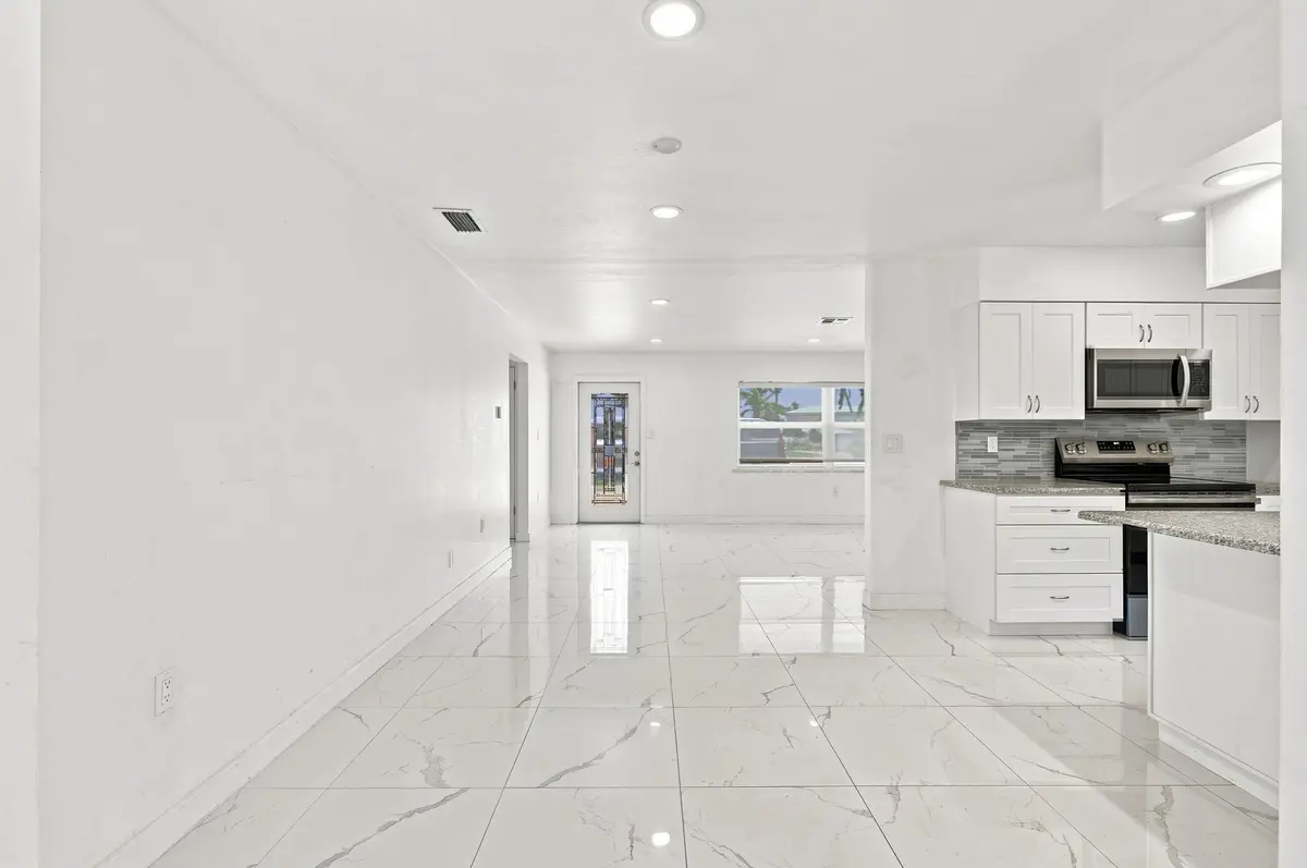7-web-or-mls-Photo(11)-topaz at 1935 CYPRESS Avenue, Fort Pierce
