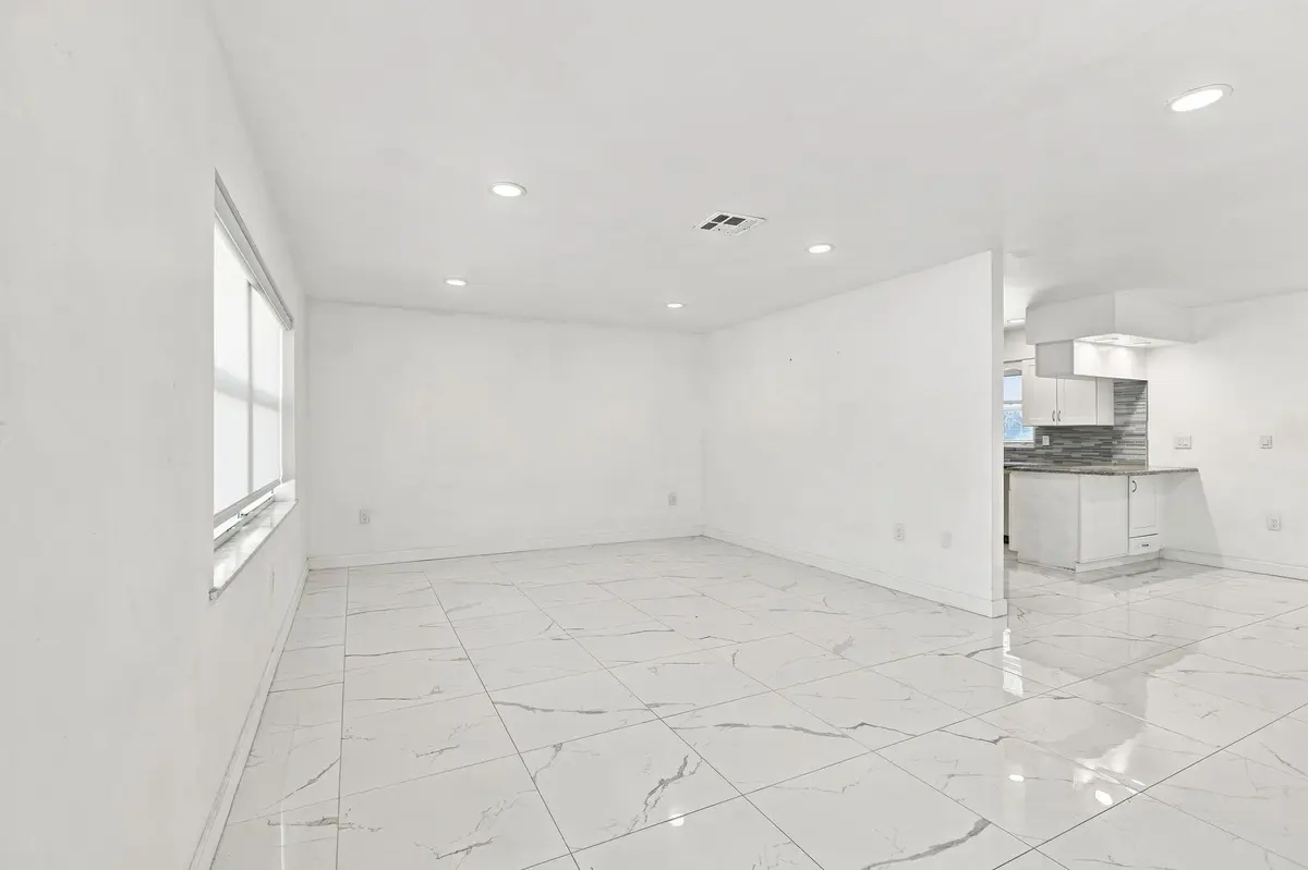 8-web-or-mls-Photo(2)-topaz at 1935 CYPRESS Avenue, Fort Pierce