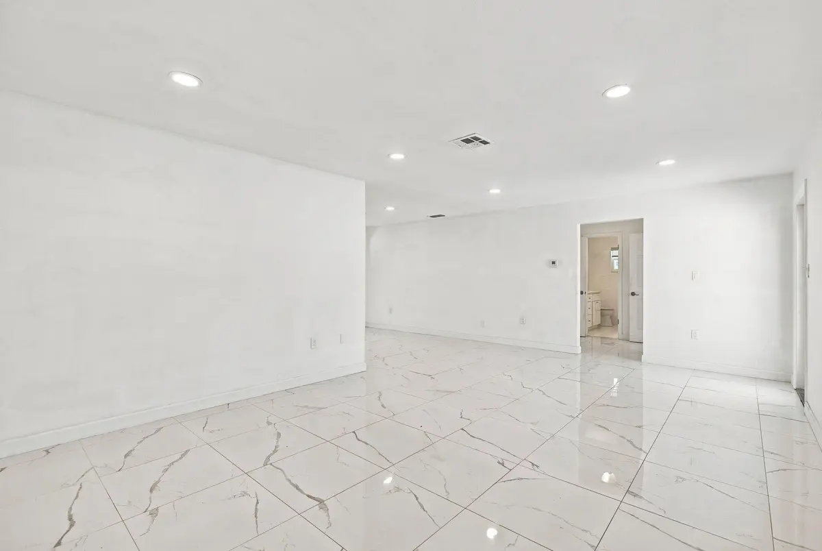 10-web-or-mls-Photo(4)-topaz at 1935 CYPRESS Avenue, Fort Pierce