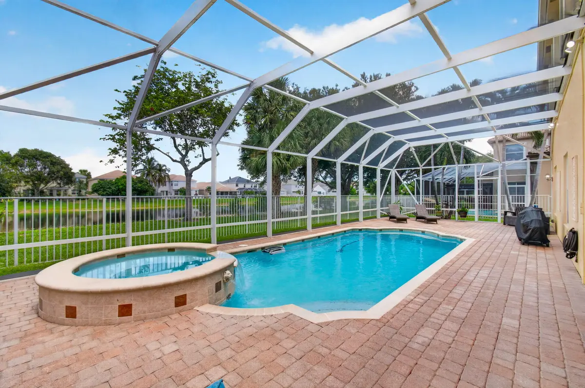 Screened-in Salt Pool & Spa at 1183 Canyon Way, Wellington
