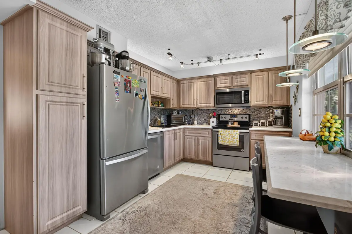 6-web-or-mls-806-8708 at 806 Cypress Grove Lane 304, Pompano Beach