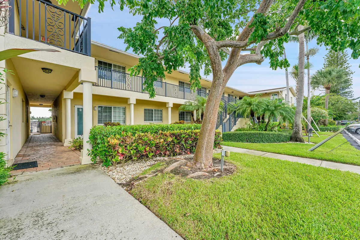 02_0 (2) at 410 SW 15TH Street 202, Pompano Beach