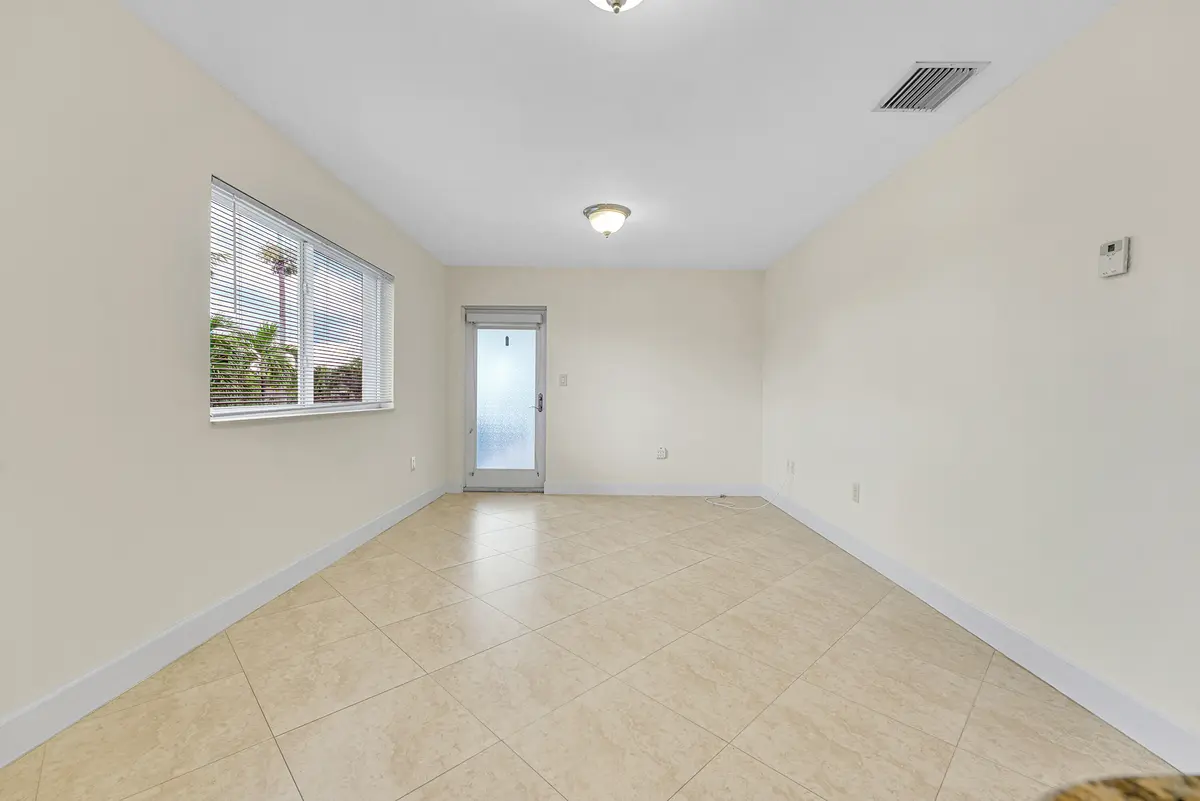09_1 (16) at 410 SW 15TH Street 202, Pompano Beach