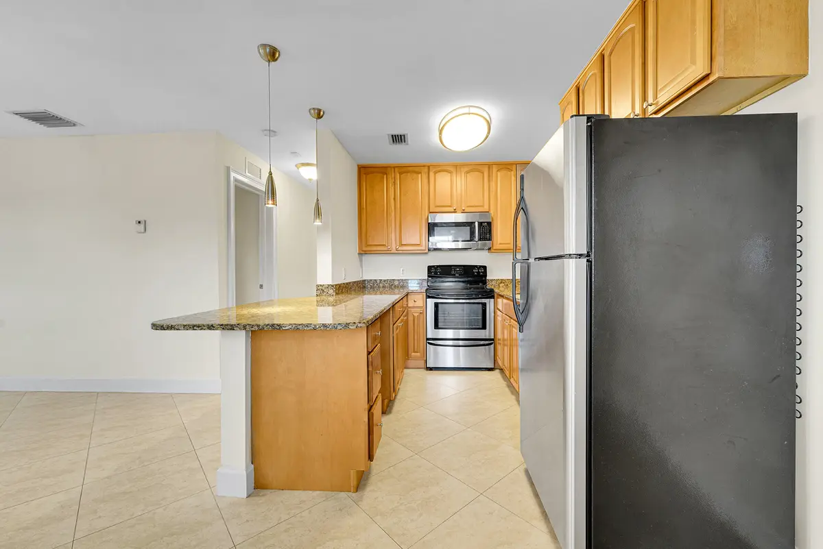 12_1 (7) at 410 SW 15TH Street 202, Pompano Beach