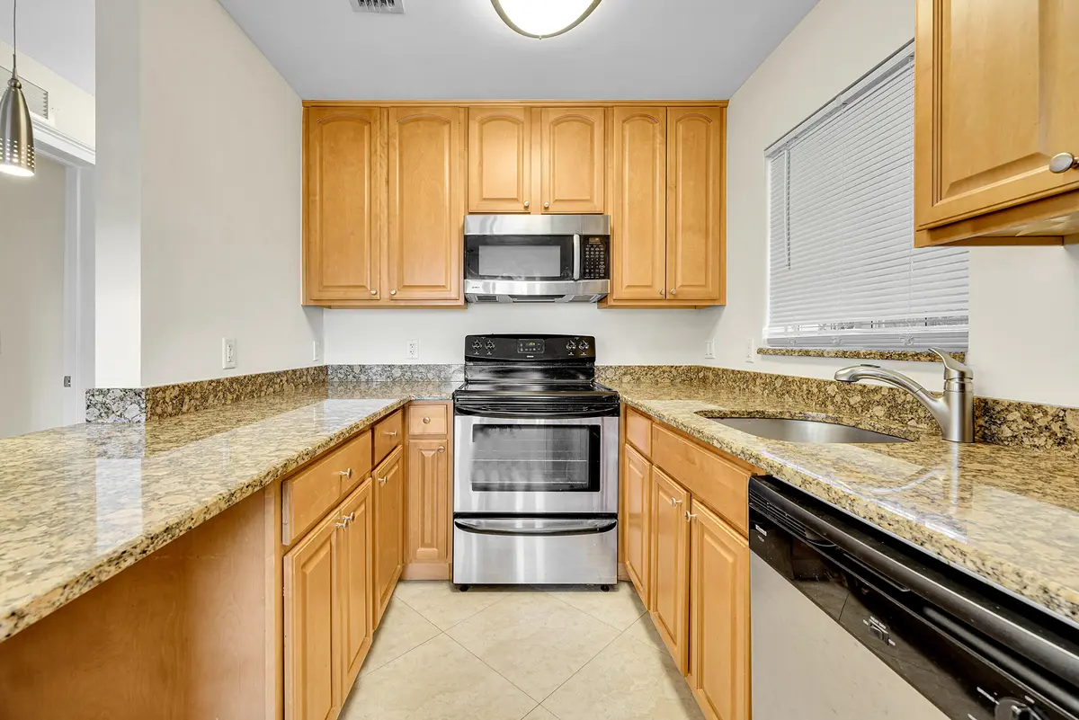 14_1 (9) at 410 SW 15TH Street 202, Pompano Beach