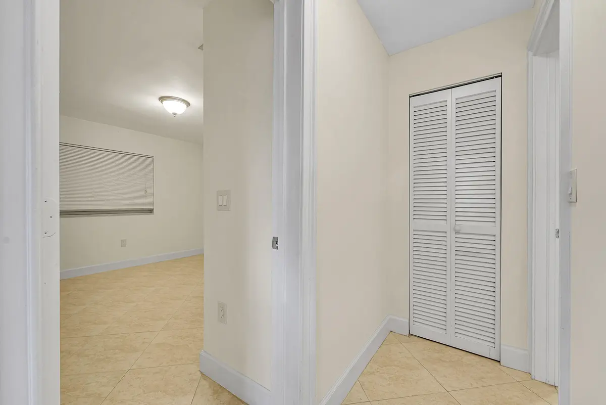 20_1 (10) at 410 SW 15TH Street 202, Pompano Beach