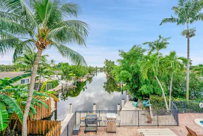 410 SW 15TH Street 202, Pompano Beach – Apartment for rent