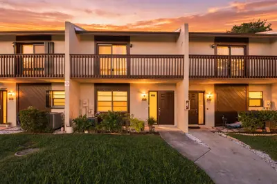 621 NW 47th Street, Deerfield Beach – Townhouse for sale