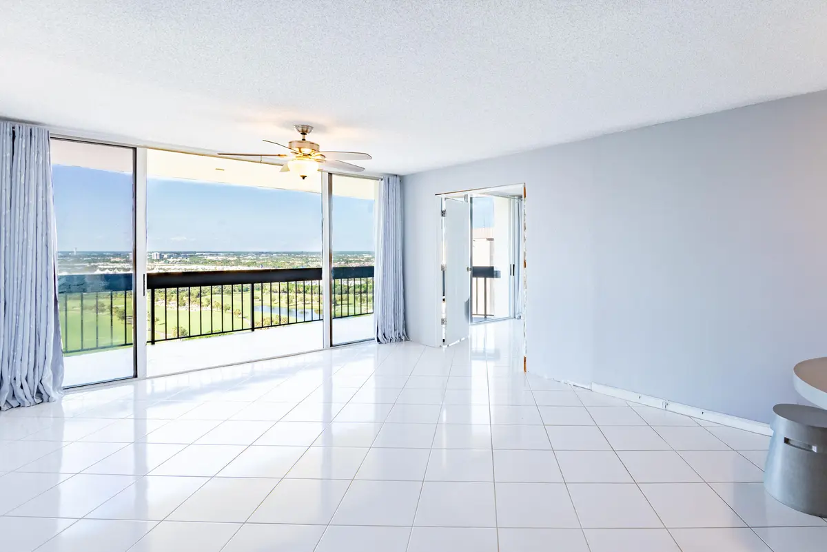 © Clark- 2400 Presidential Way PH6-001 at 2400 PRESIDENTIAL Way PH6, West Palm Beach