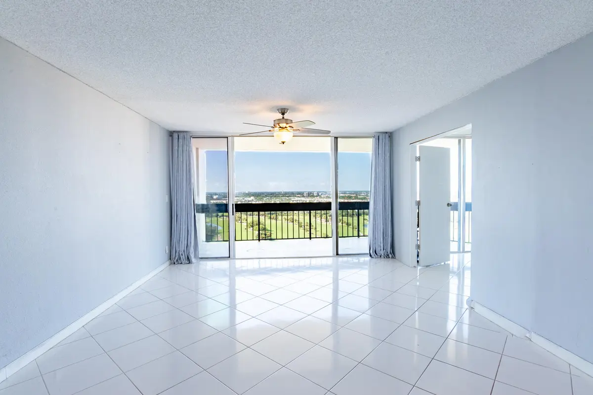 © Clark- 2400 Presidential Way PH6-003 at 2400 PRESIDENTIAL Way PH6, West Palm Beach