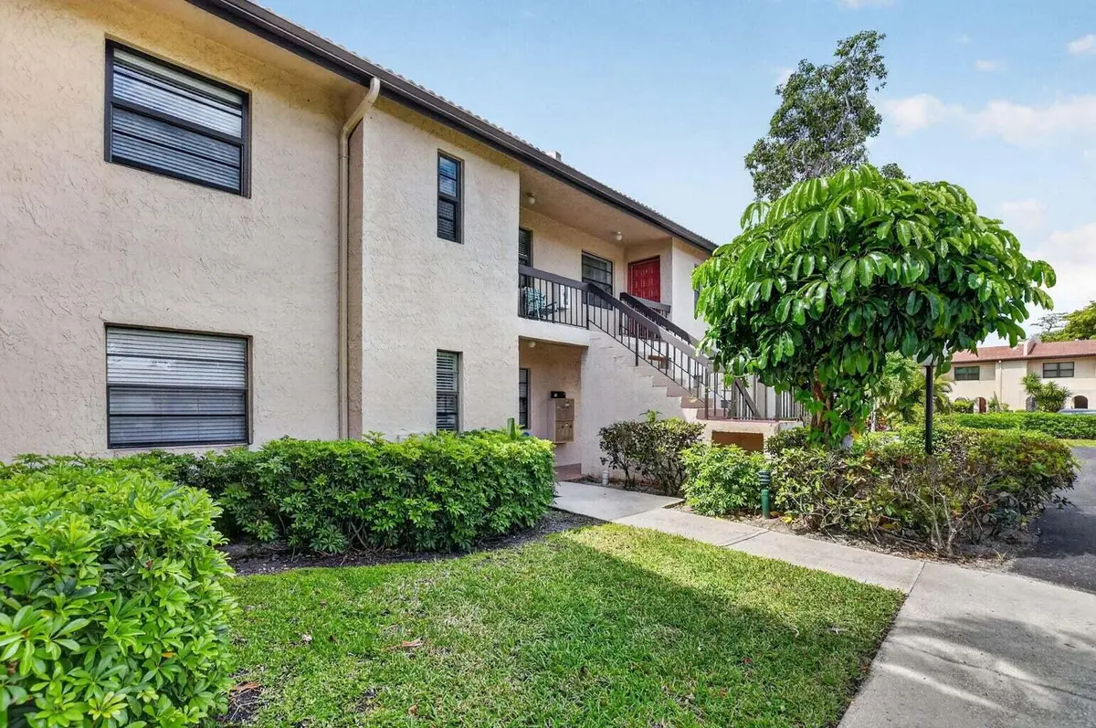 Front of Condo at 9272 Vista Del Lago 28F, Boca Raton