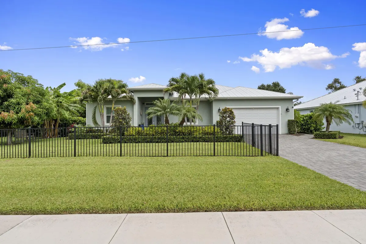 5-web-or-mls-DSC08687 at 232 SW INDIAN GROVES Drive, Stuart